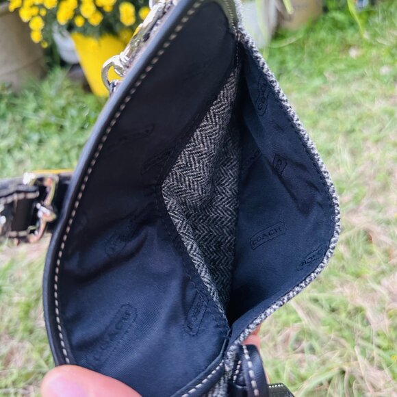 Vintage Coach Coach Herringbone Woolen Tweed Clutch Wristlet Black and White - Picture 8 of 16